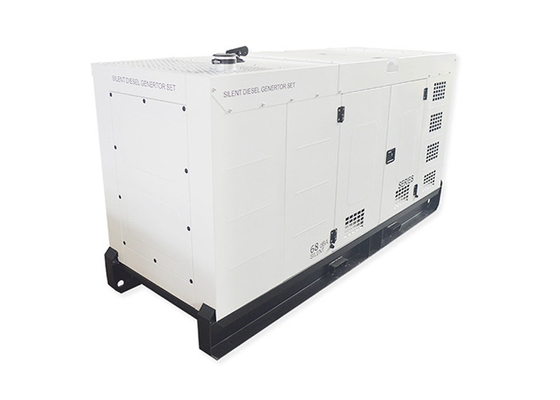 Heavy Duty 163KVA 130KW Silent Generator Set Three Phase Generator With Cummins Power